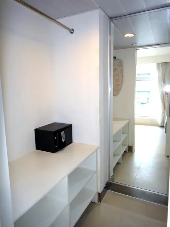 Equinox Mercury Serviced Apartments Hong Kong 3*,